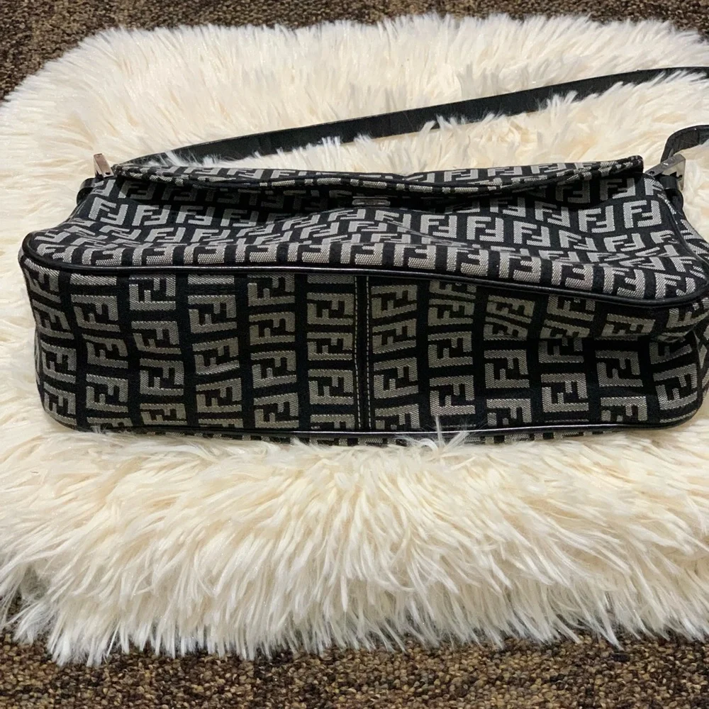 FENDI bag - Picture 5 of 14
